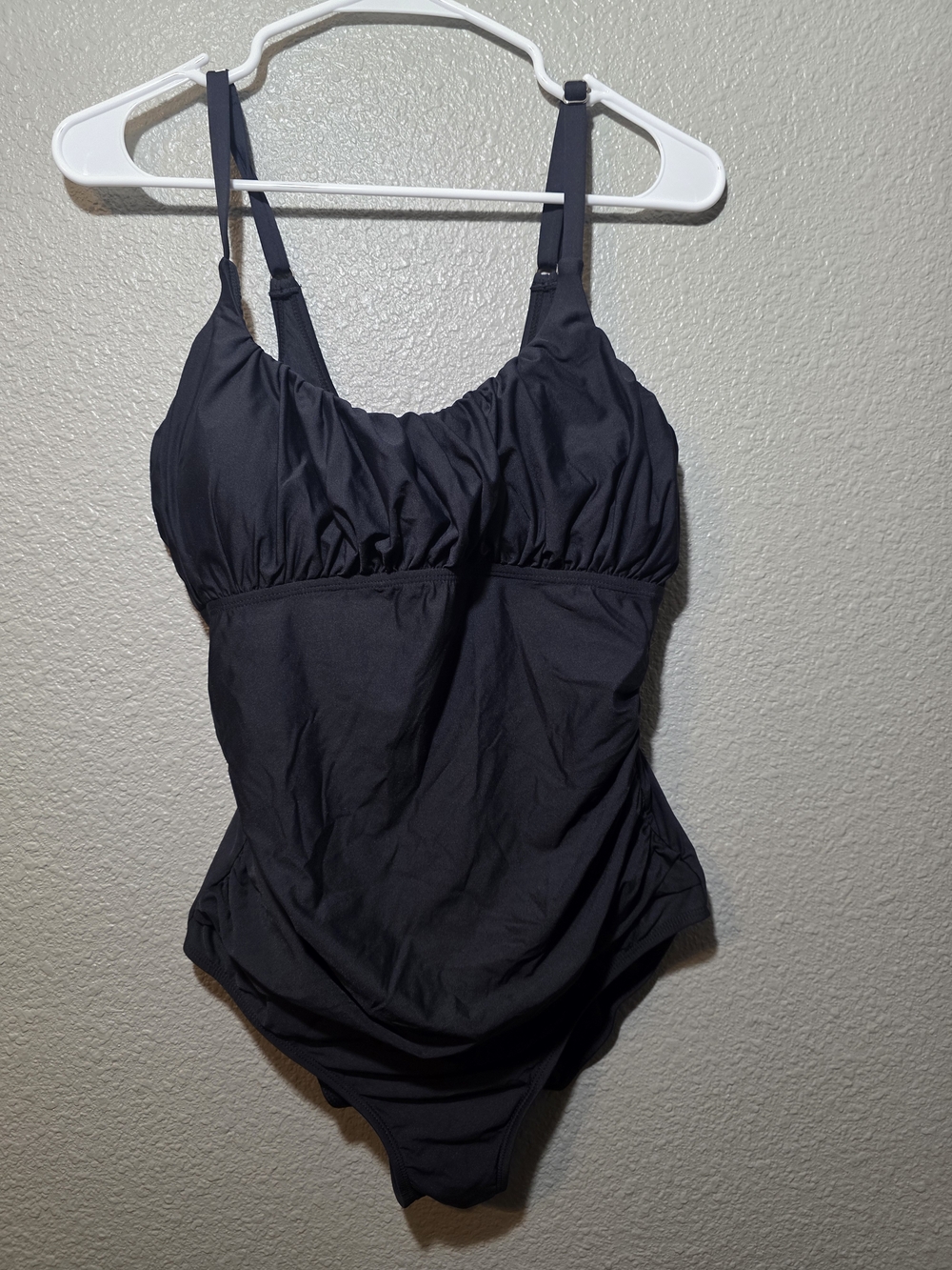 Classic Black Women’s One-Piece Swimsuit - Timeless Swim